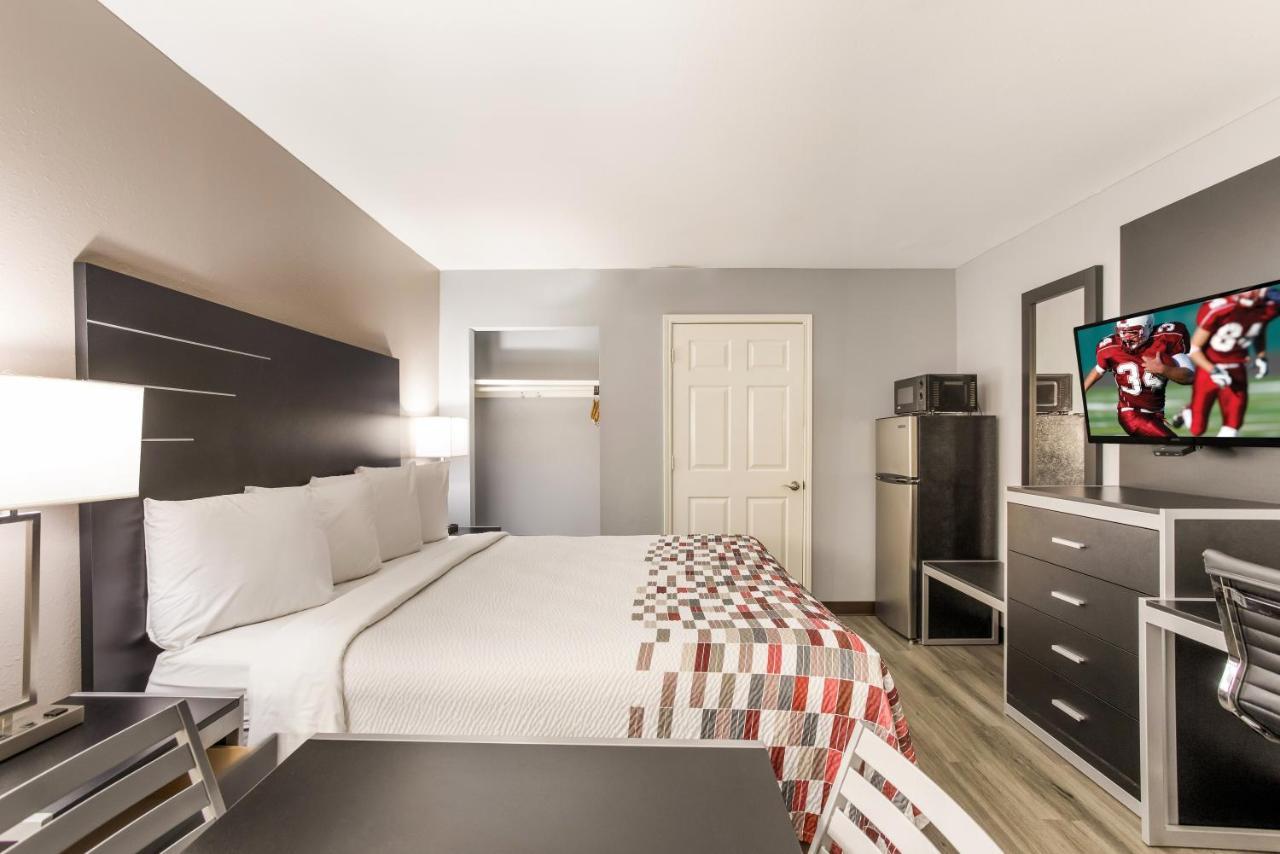 Red Roof Inn & Suites Athens, Al Екстер'єр фото