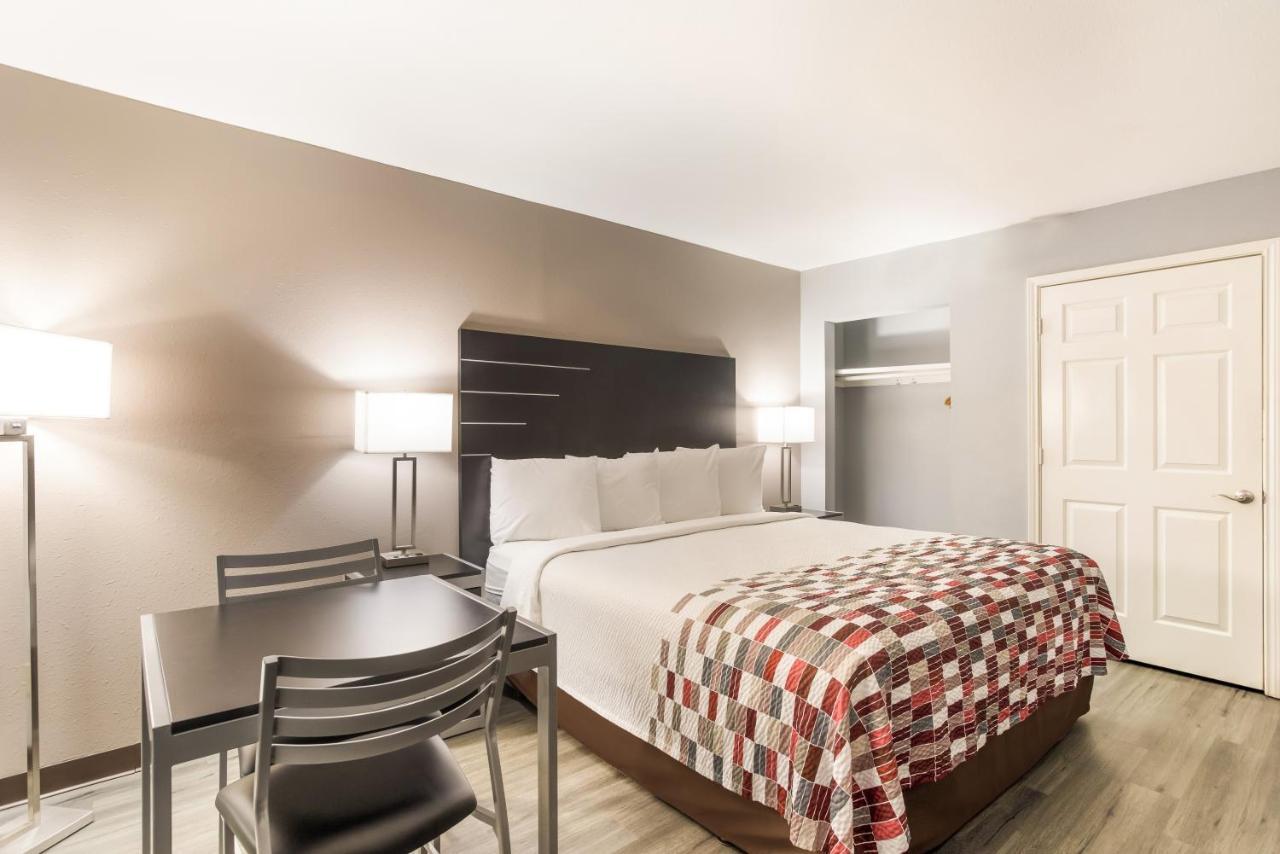 Red Roof Inn & Suites Athens, Al Екстер'єр фото