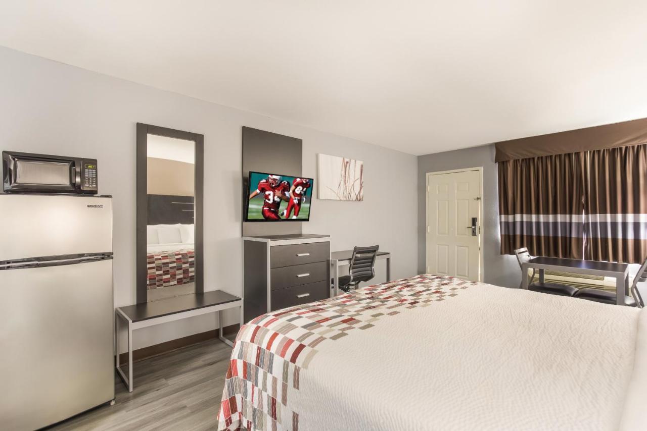 Red Roof Inn & Suites Athens, Al Екстер'єр фото
