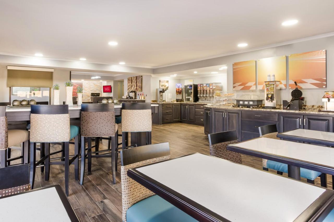 Red Roof Inn & Suites Athens, Al Екстер'єр фото