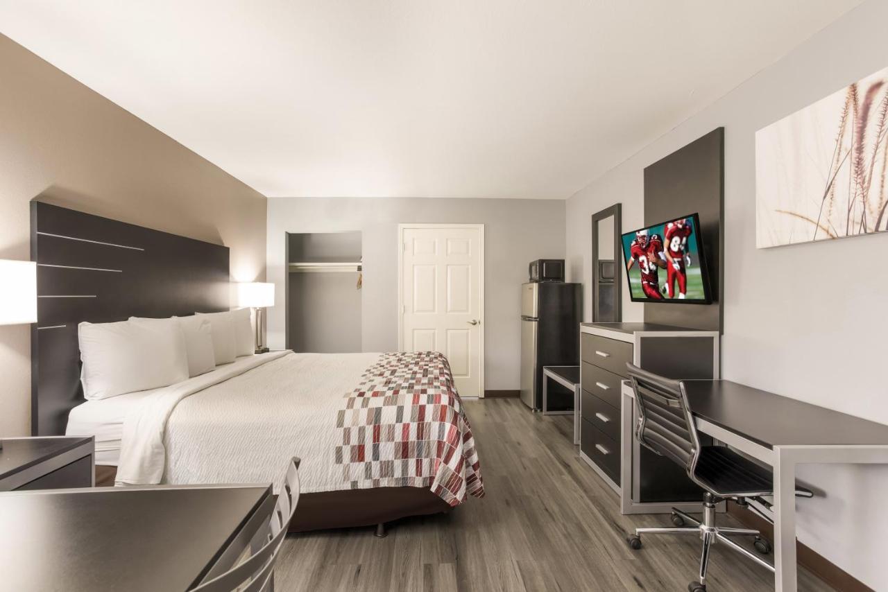 Red Roof Inn & Suites Athens, Al Екстер'єр фото