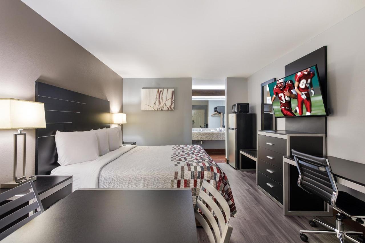 Red Roof Inn & Suites Athens, Al Екстер'єр фото