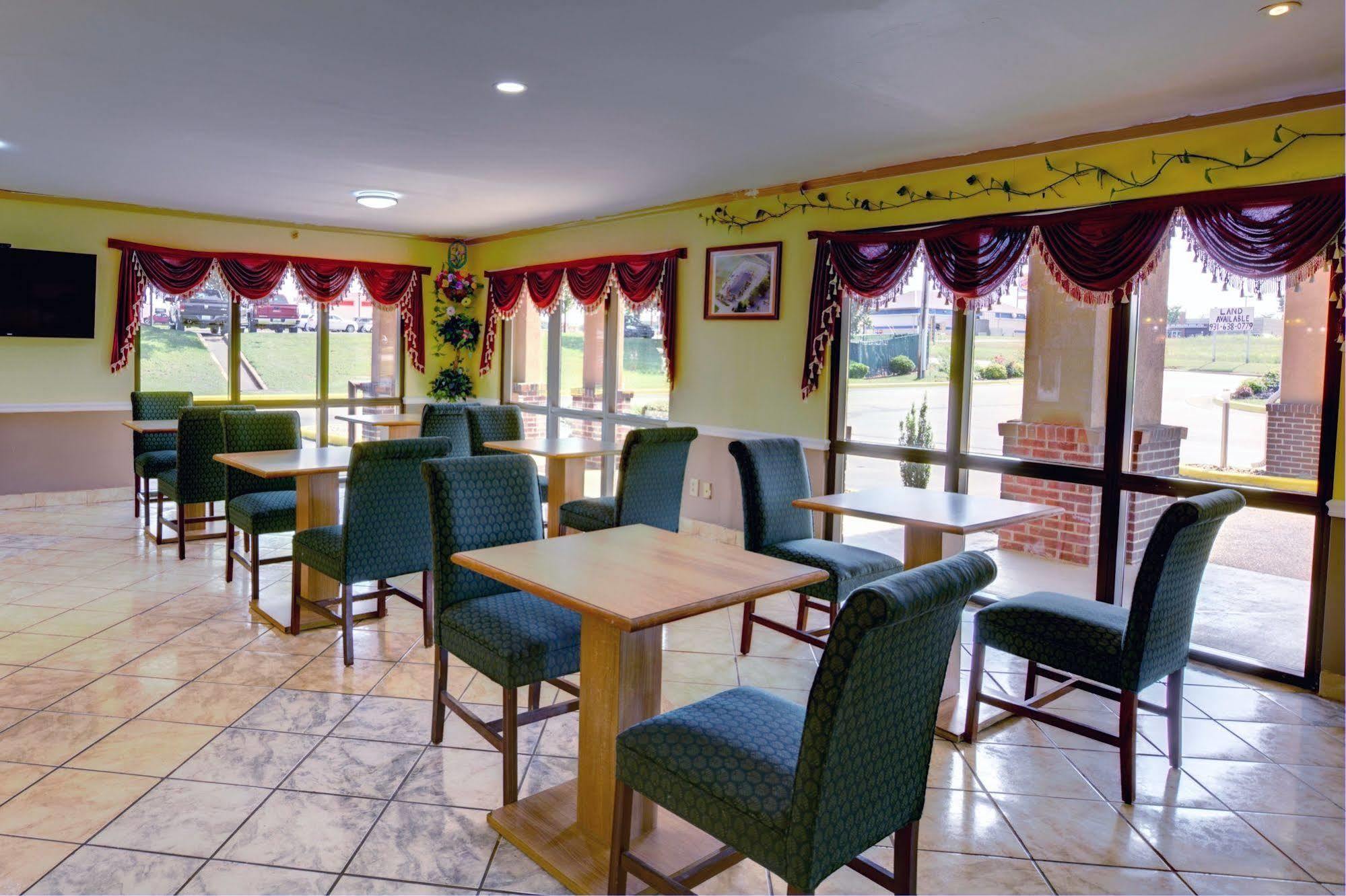 Red Roof Inn & Suites Athens, Al Екстер'єр фото